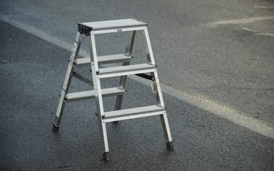 La Escalera de TRES PASOS en Internet. ¿Quién la Sube? ¿Quién Esta Dispuesto a Ganar?